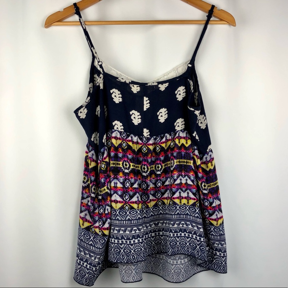 ✅ SOLD! Miami Patterned Crochet Hemmed Flowy Tank Top - Size Small - Picture 5 of 8